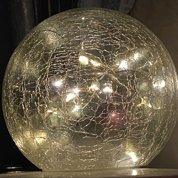 Meet your Posher, Vee - Picture 1 of 1